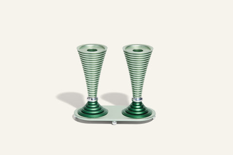 פמוטים עגולים עם מעמד לשבת מדגם Grooved
