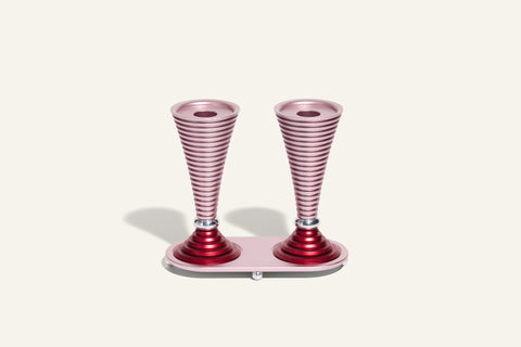 פמוטים עגולים עם מעמד לשבת מדגם Grooved
